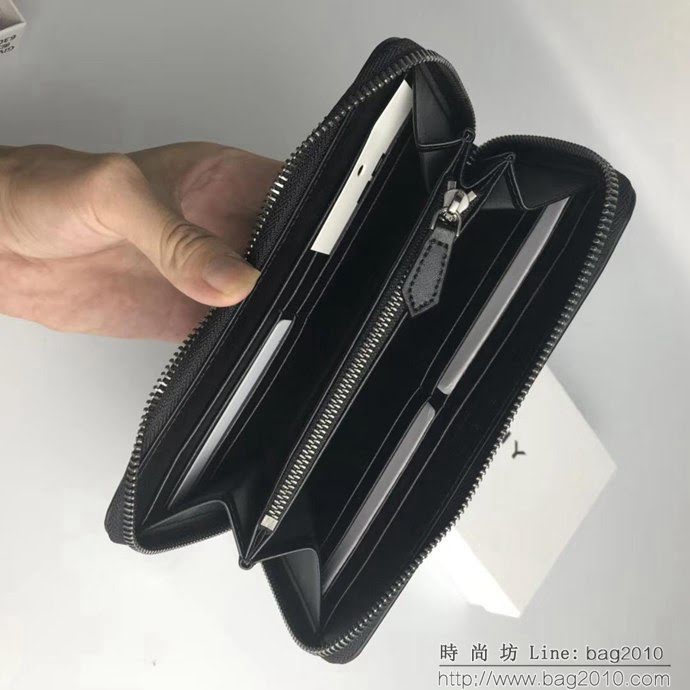 GlVENCHY紀梵希 黑色錢包 正面飾有浮雕品牌標記 環繞式拉鏈 銀色五金  tsg1006